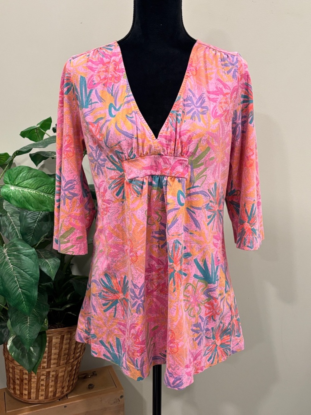 fresh produce Pink Floral Ruched V‑Neck Tunic Top with 3/4 Sleeves